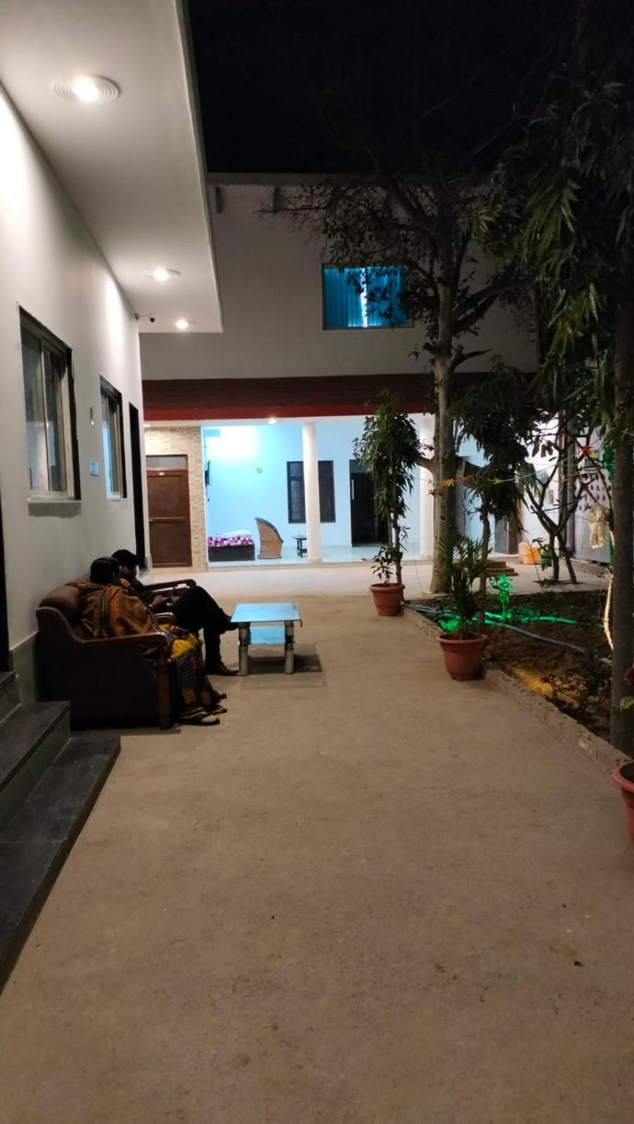 Hotel Maa Gayatri Dham Vrindāvan Exterior foto