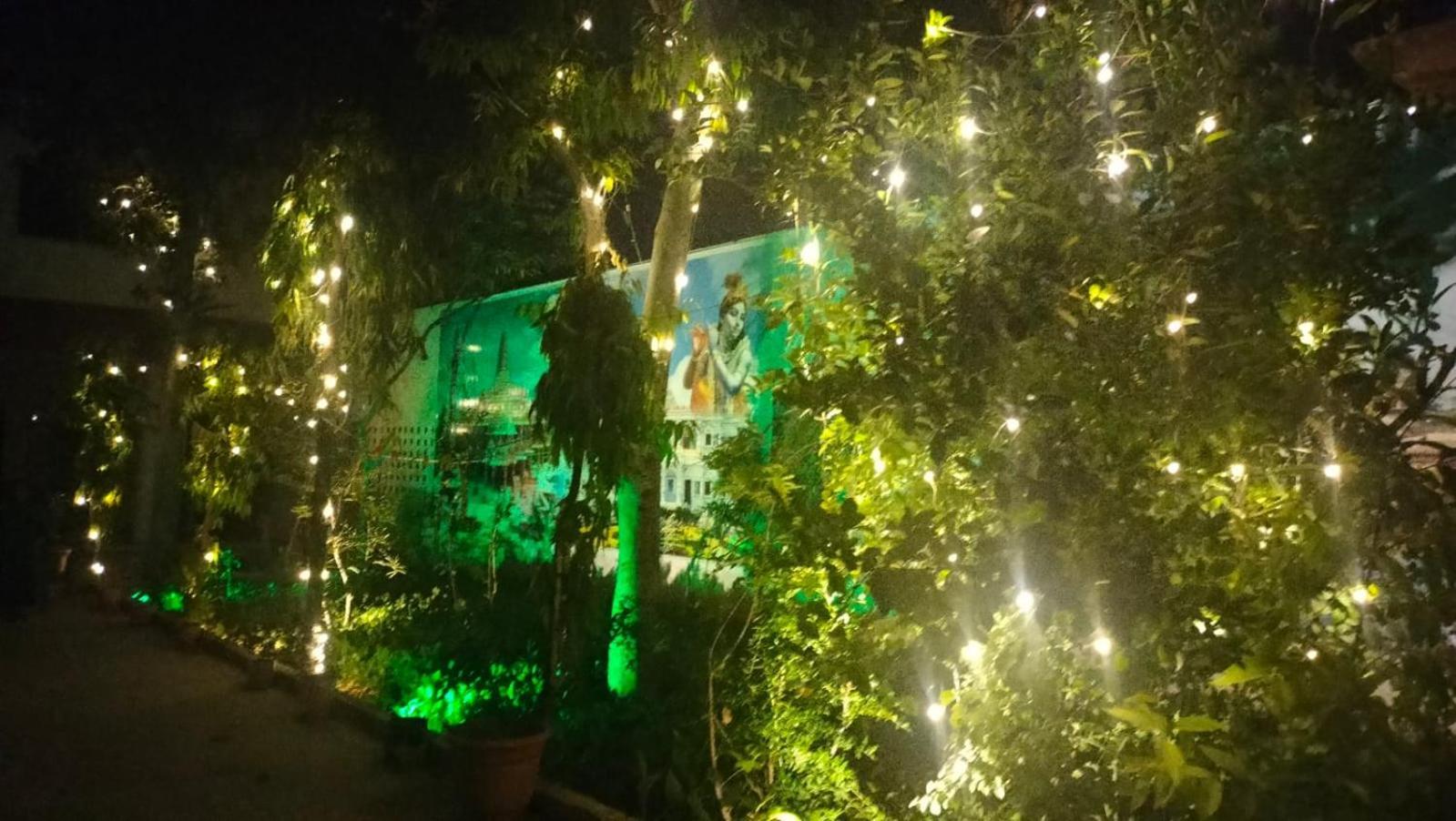 Hotel Maa Gayatri Dham Vrindāvan Exterior foto